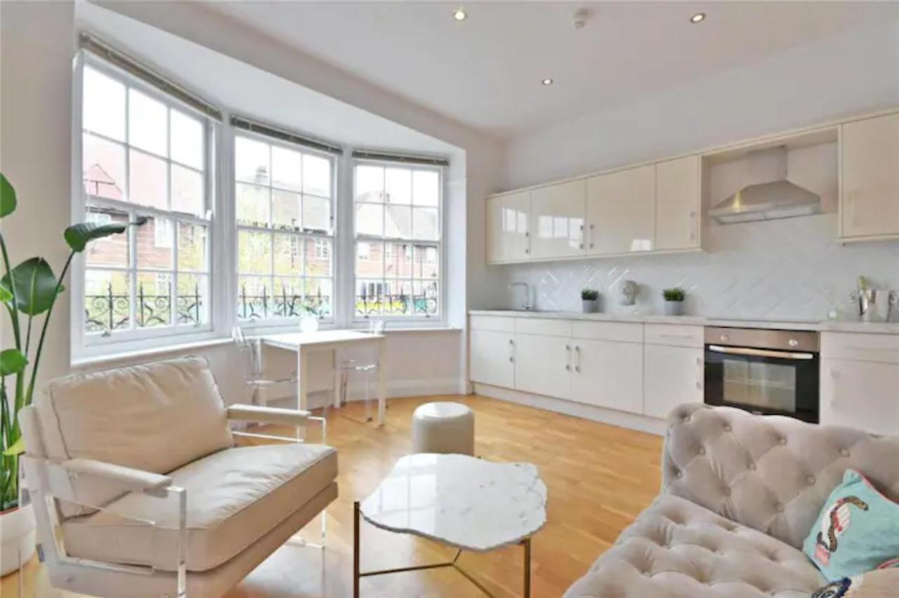 Luxury 3 Bed Apartment - Huge Outdoor Terrace & Amazing Transport Links Londen Buitenkant foto